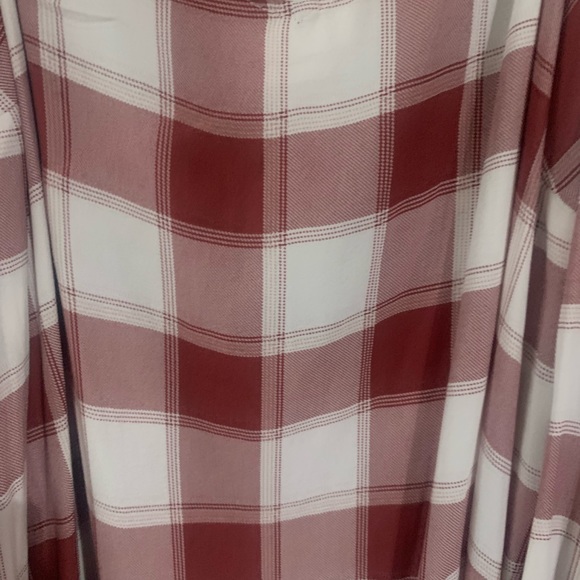 Women’s plus size Torrid cold shoulder top- Maroon/white 3 - Picture 2 of 6